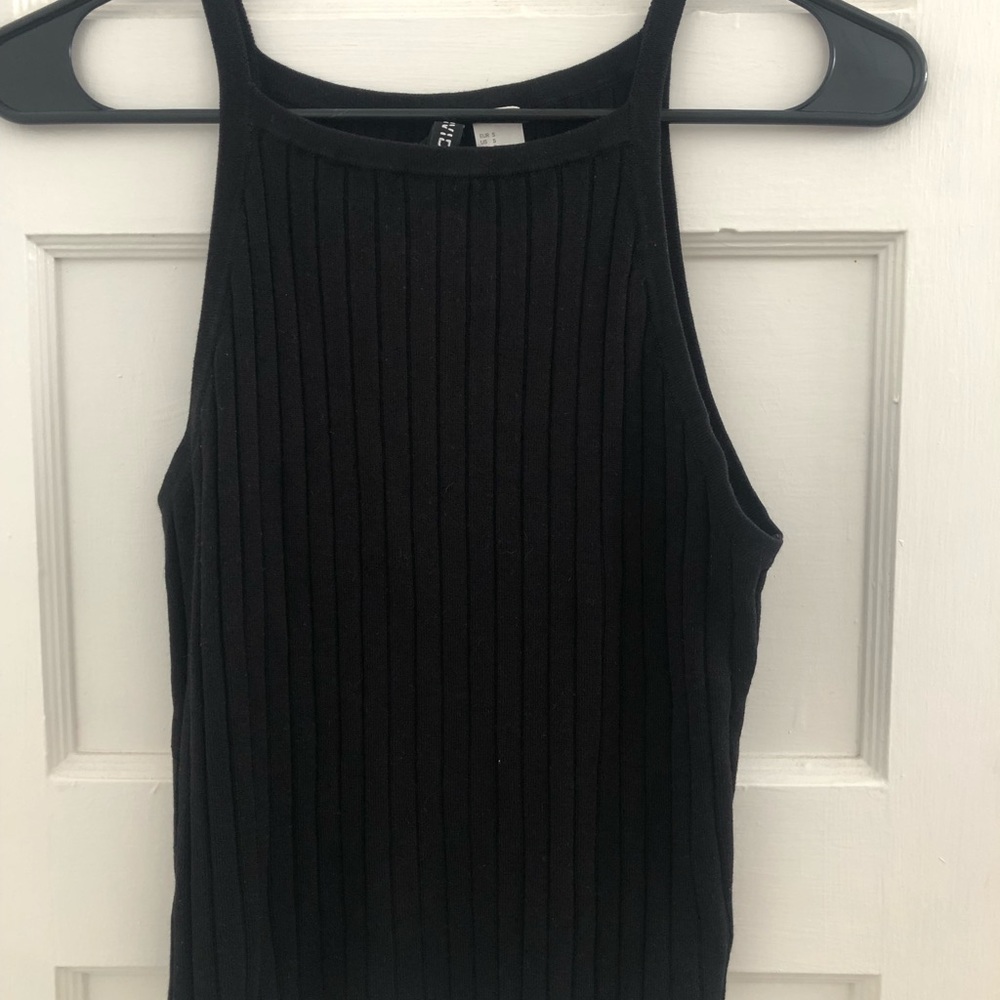 Black crop top from H&M
